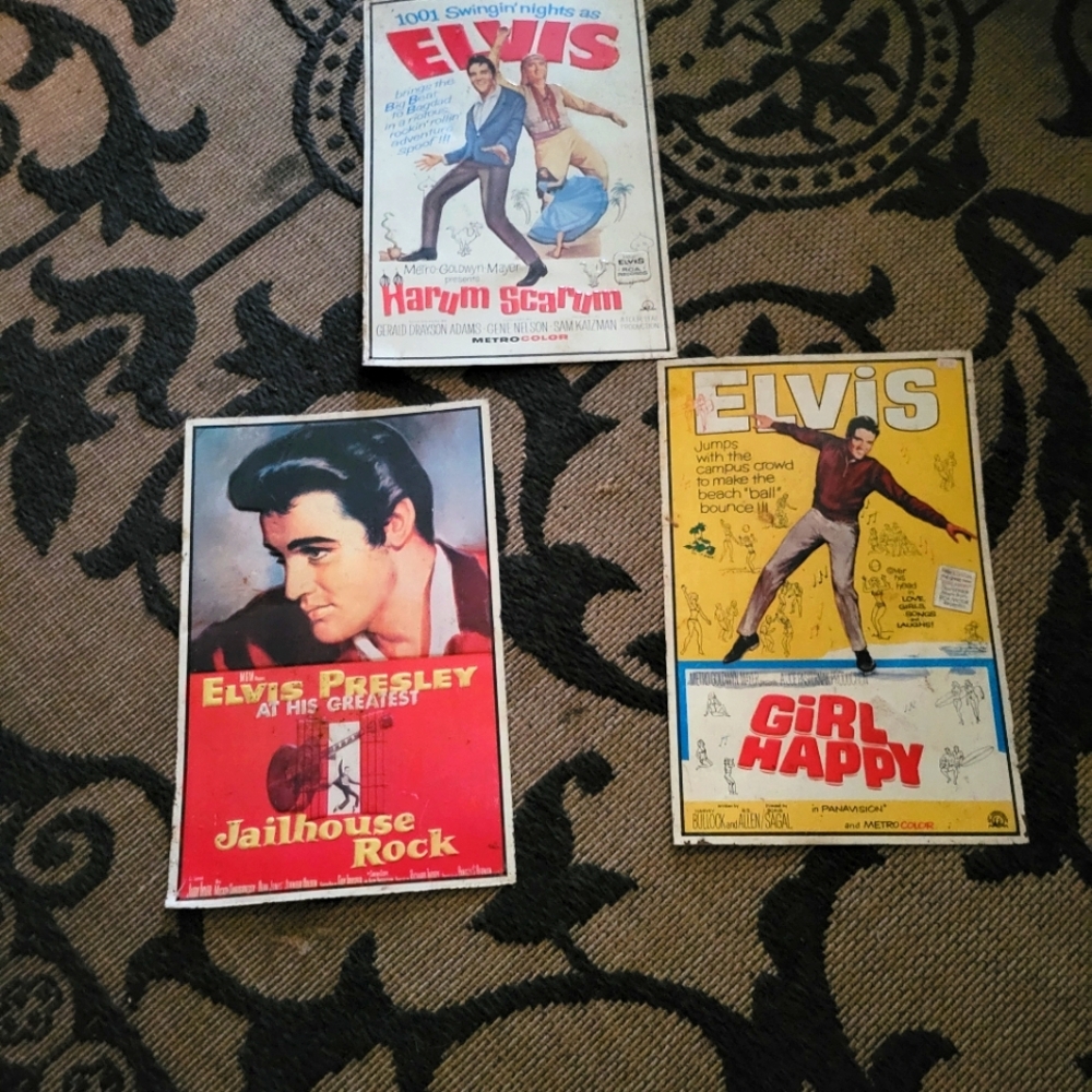 Elvis presley Signs metal. New  unoped deck of elvis presley playing cards _